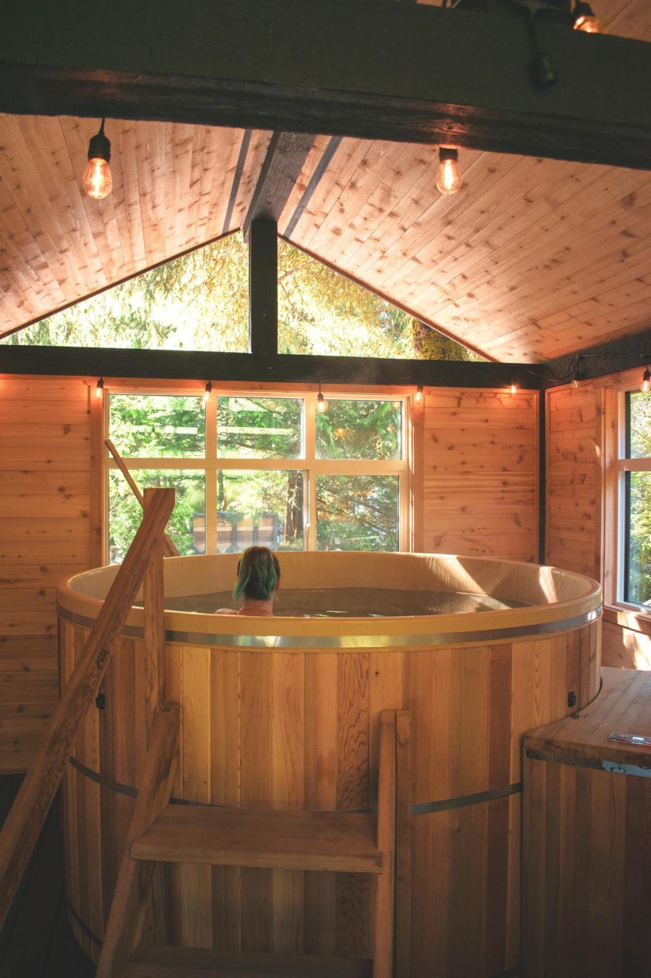 Wild Coast Wilderness Resort Port Renfrew Eksteriør bilde